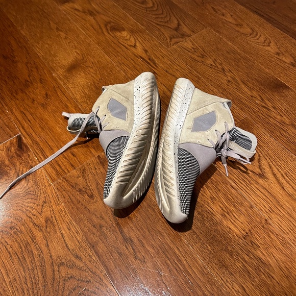 ADIDAS ORIGINALS Women's Tubular Defiant Sneakers in Grey￨Size US 8.5 - Picture 9 of 13